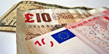 Would keeping the pound after independence make it harder for Wales to join the EU?