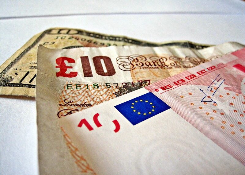 Would keeping the pound after independence make it harder for Wales to join the EU?